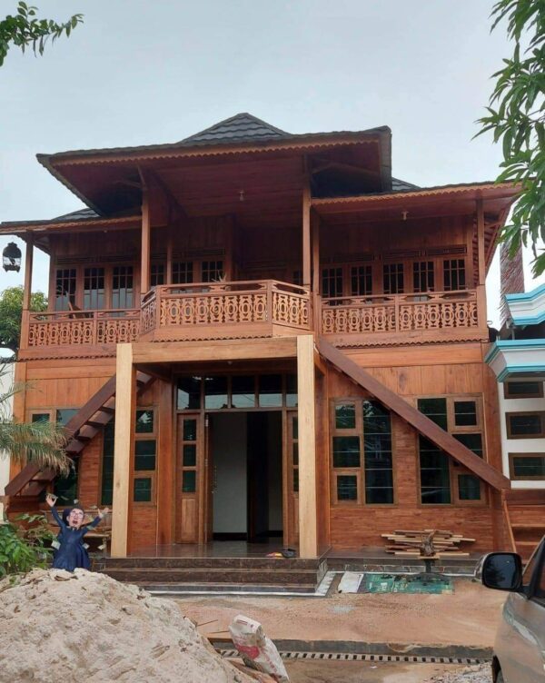 Rumah Panggung Limas: Elegan, Kokoh, dan Fungsional